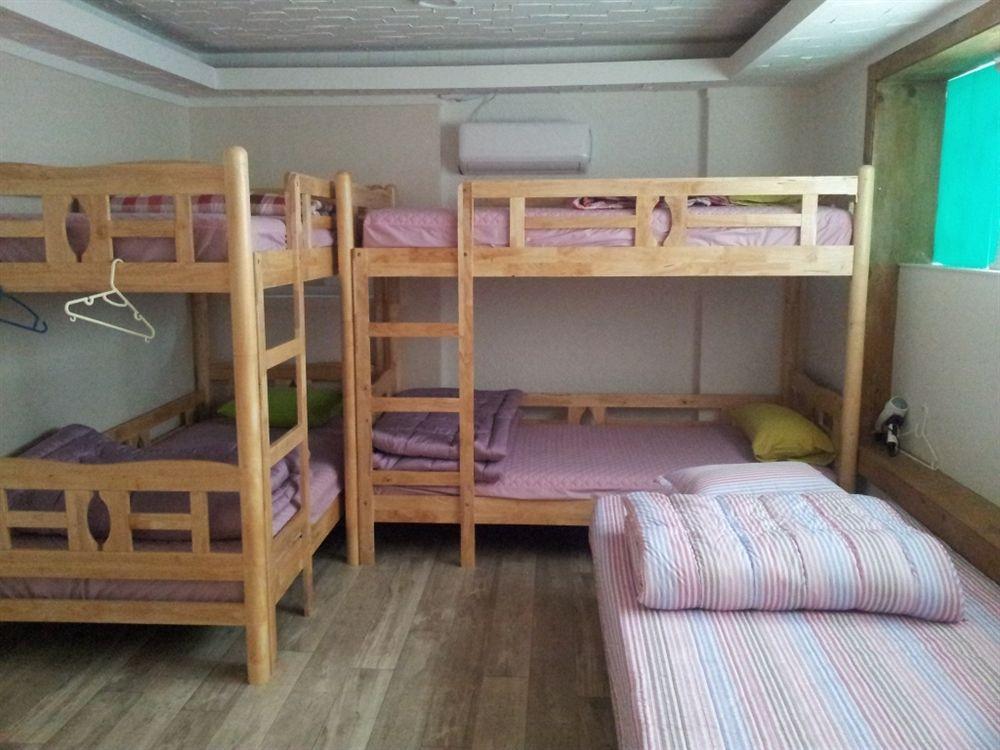 J Guesthouse Seoul Bagian luar foto