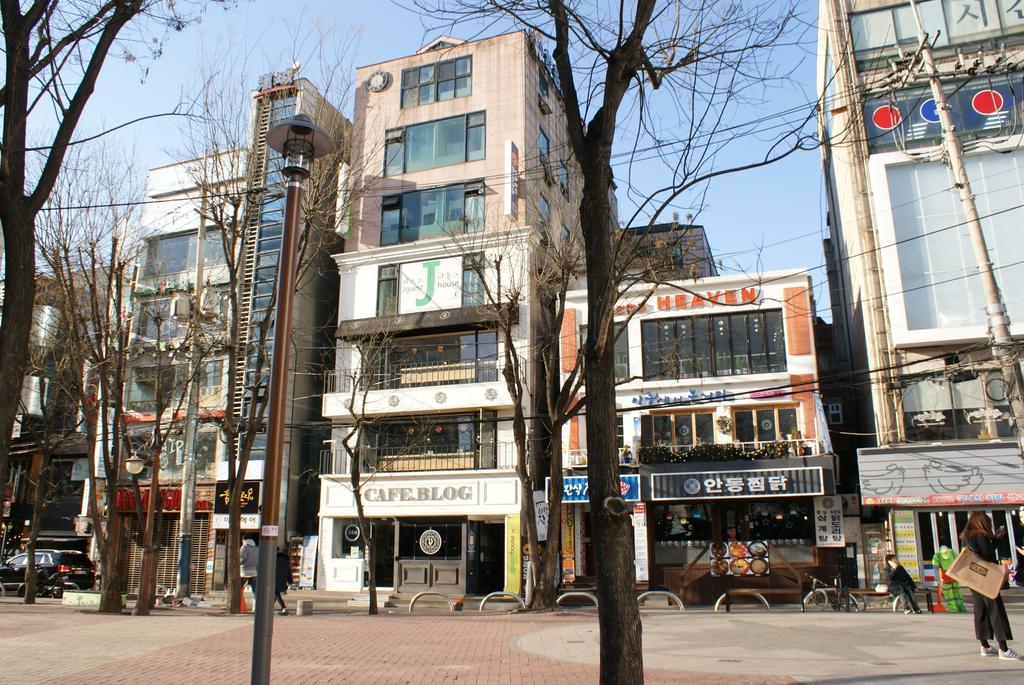 J Guesthouse Seoul Bagian luar foto