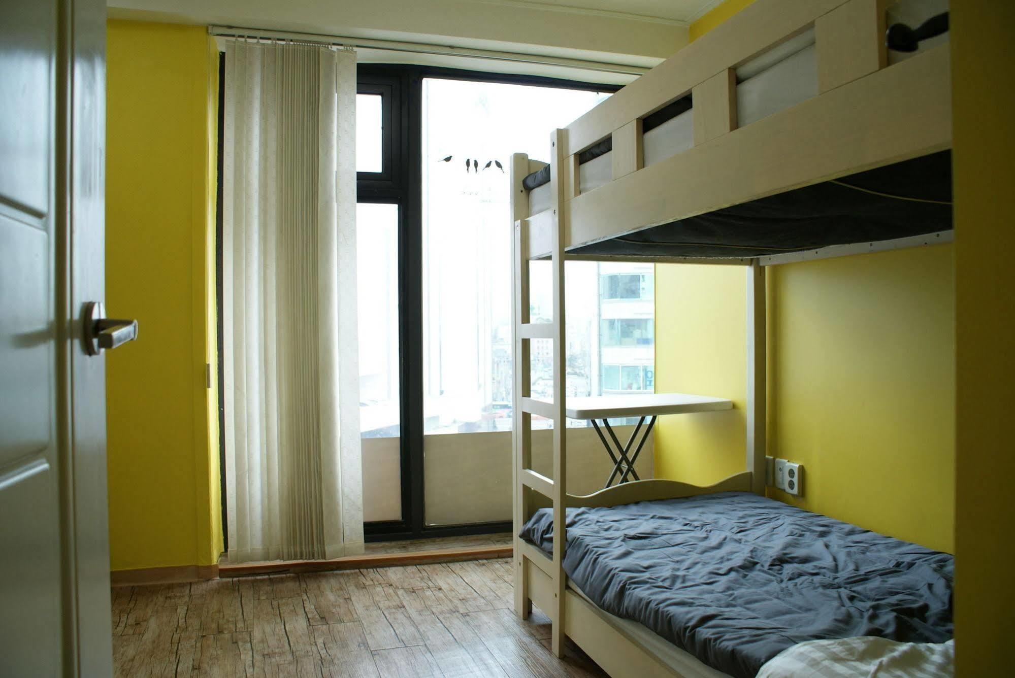 J Guesthouse Seoul Bagian luar foto